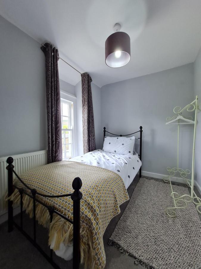 Picturesque 2 Bedroom Miners Cottage Near Bike Park Wales & Brecon Beacons Мертир-Тидвилл Экстерьер фото