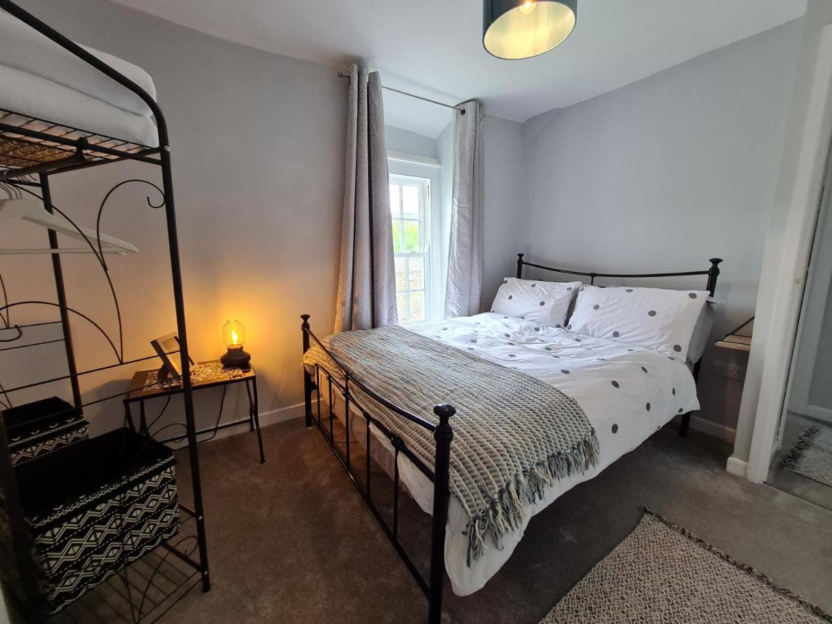 Picturesque 2 Bedroom Miners Cottage Near Bike Park Wales & Brecon Beacons Мертир-Тидвилл Экстерьер фото